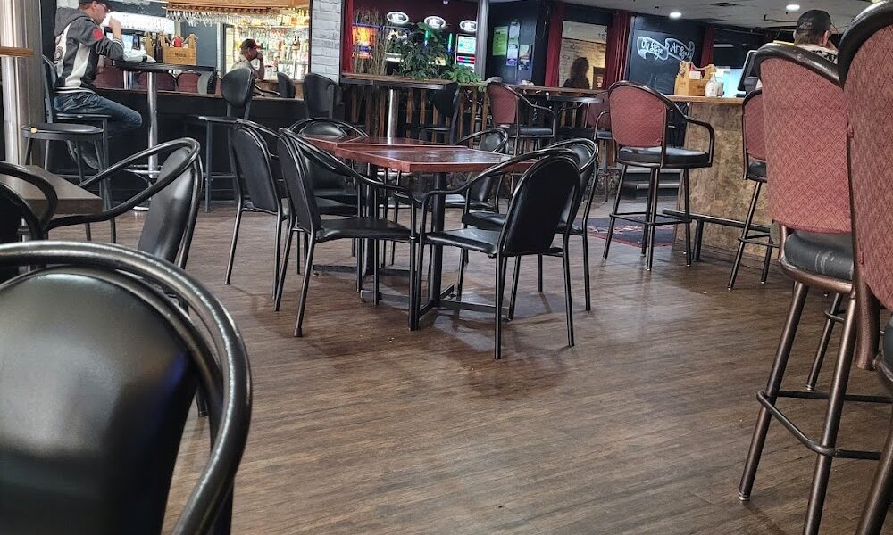 Leah’s Bar and Grill